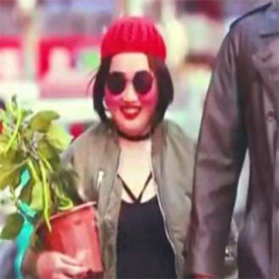 看起来有病的情侣头像最新安卓版本